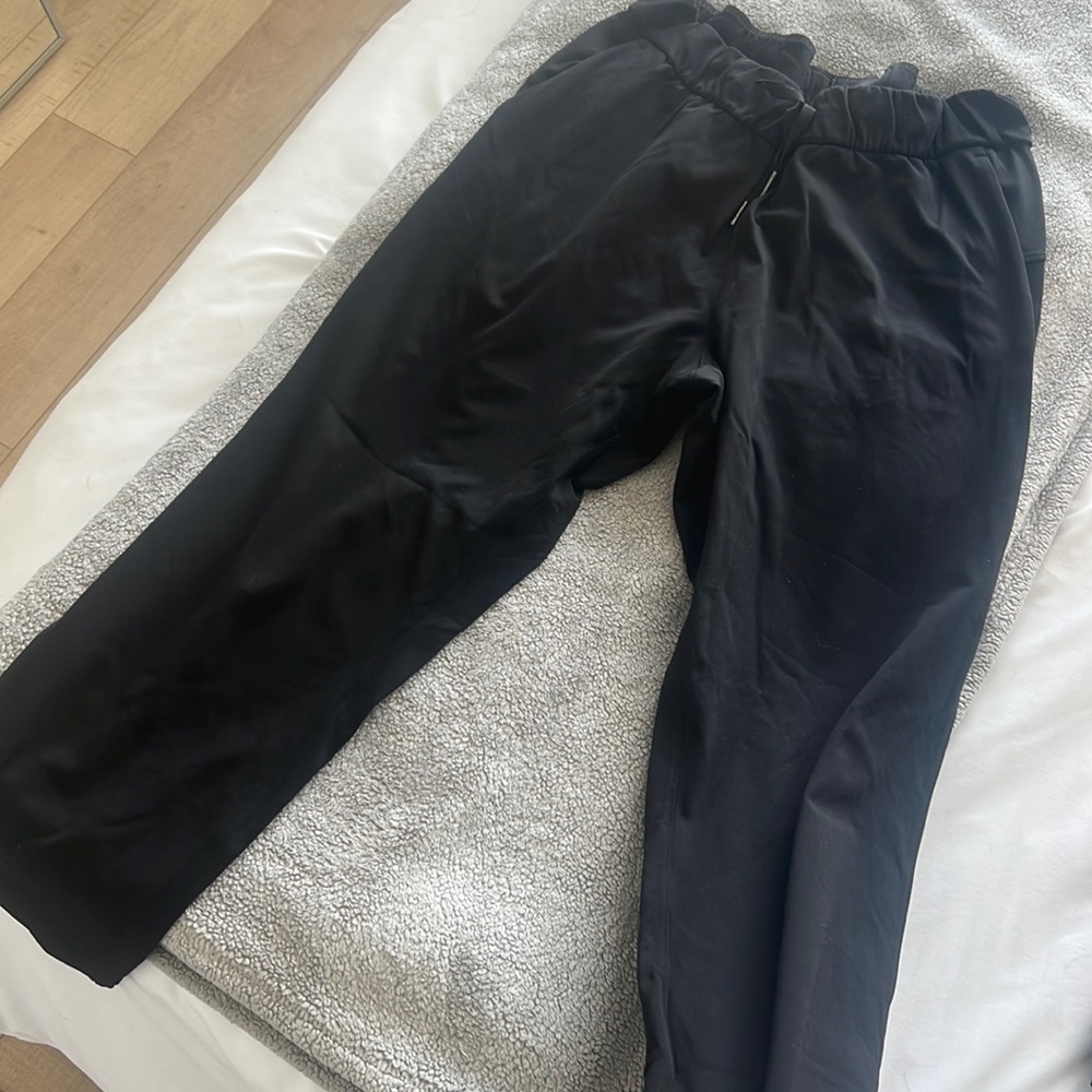 Lululemon Black Women’s Pants - Size 10